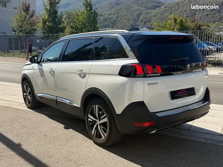 Peugeot 5008 2017 photo 5