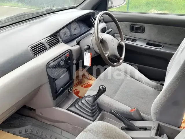 Nissan Sunny 1995 photo 4