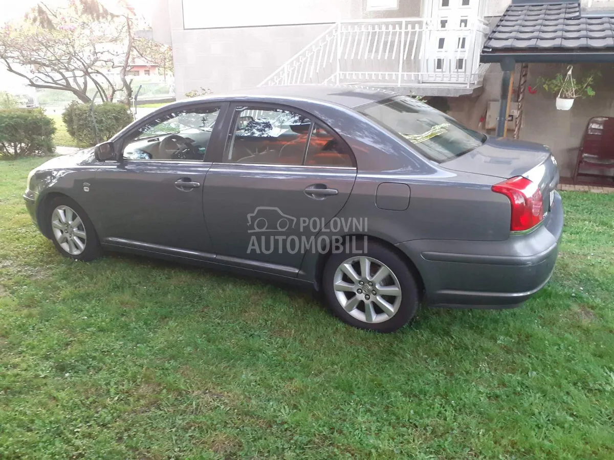 Toyota Avensis 2004 photo 2
