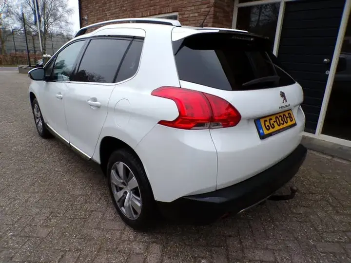 Peugeot 2008 2015 photo 3
