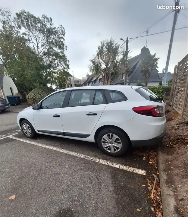 Renault Megane 2013 photo 2