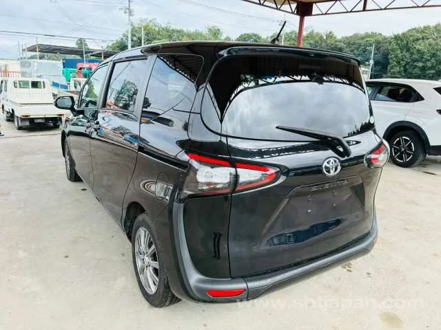 Toyota Sienta X 2016 photo 3