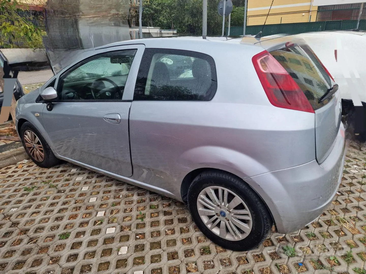 Fiat Grande Punto 2006 photo 2