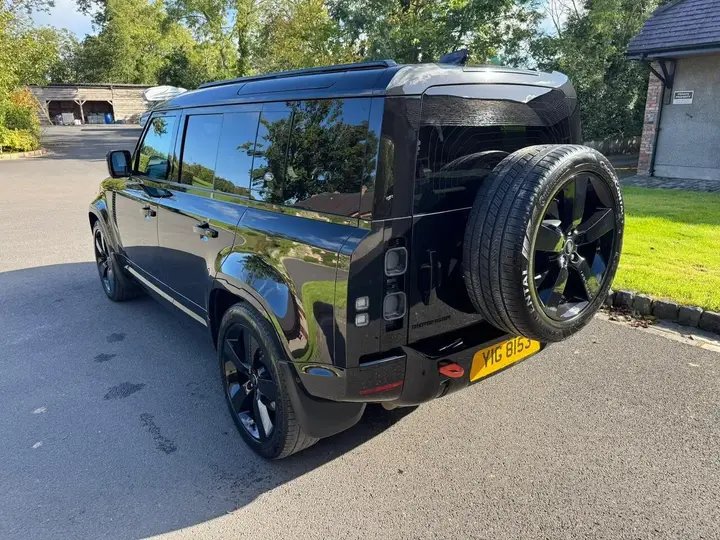 Land Rover Defender 2022 photo 4