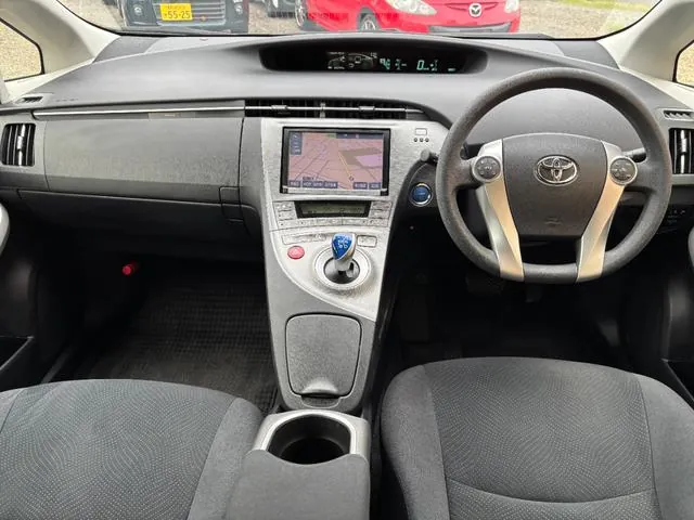 Toyota Prius 2015 photo 5