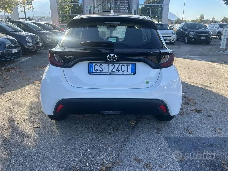 Toyota Yaris 2024 photo 4
