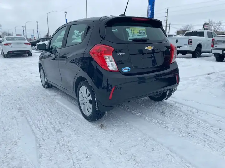 Chevrolet Spark 2017 photo 2