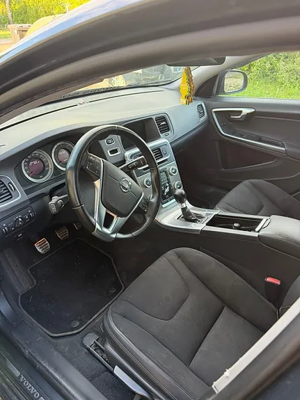 Volvo V60 2013 photo 2