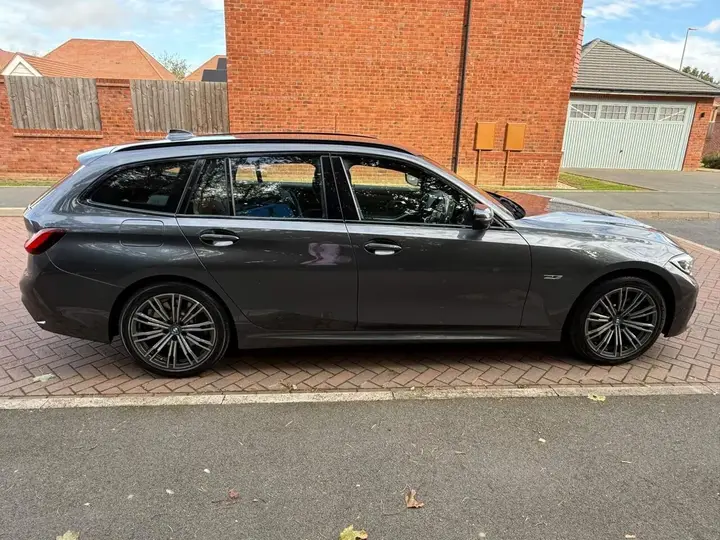 BMW 3 Series 2022 photo 4