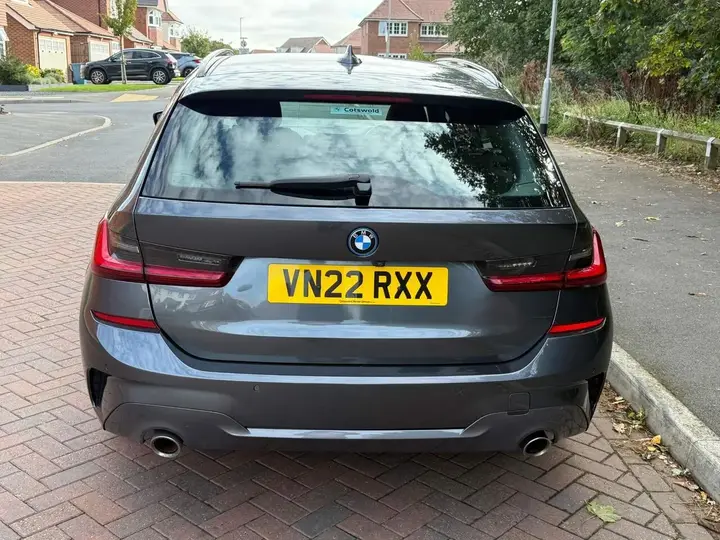 BMW 3 Series 2022 photo 5