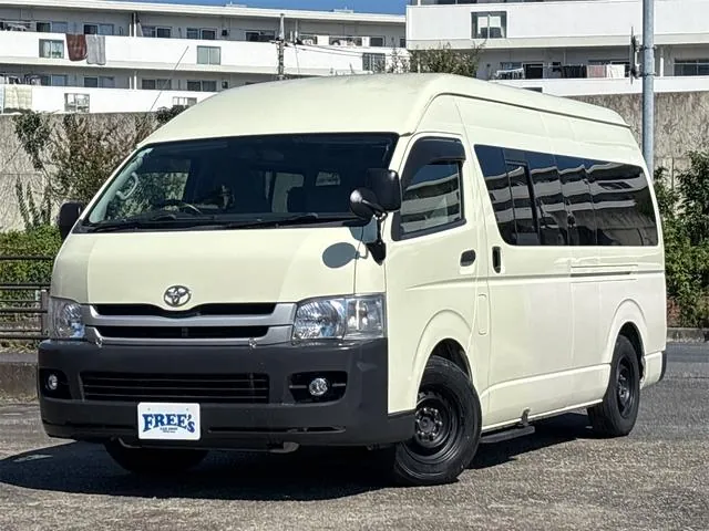 Toyota Hiace Bus