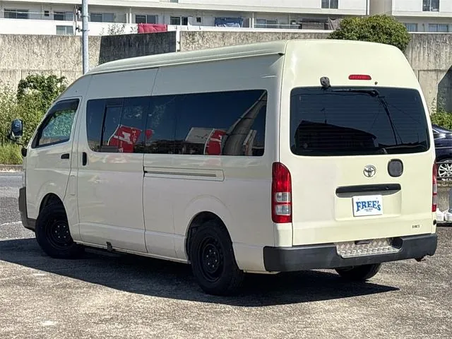 Toyota Hiace Bus 2009 photo 4