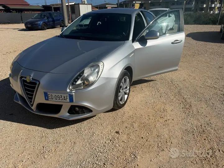 Alfa Romeo Giulietta 2012 photo 5