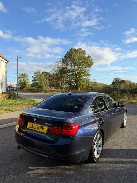 BMW 3 Series 2013 photo 2