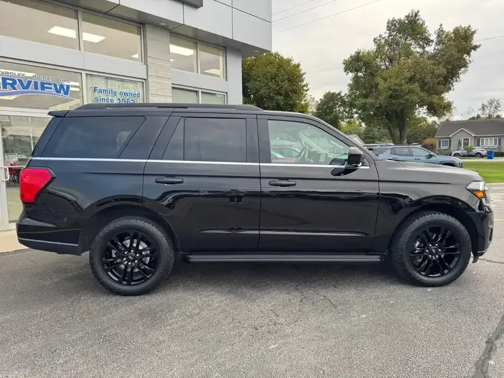 Ford Expedition 2024 photo 3