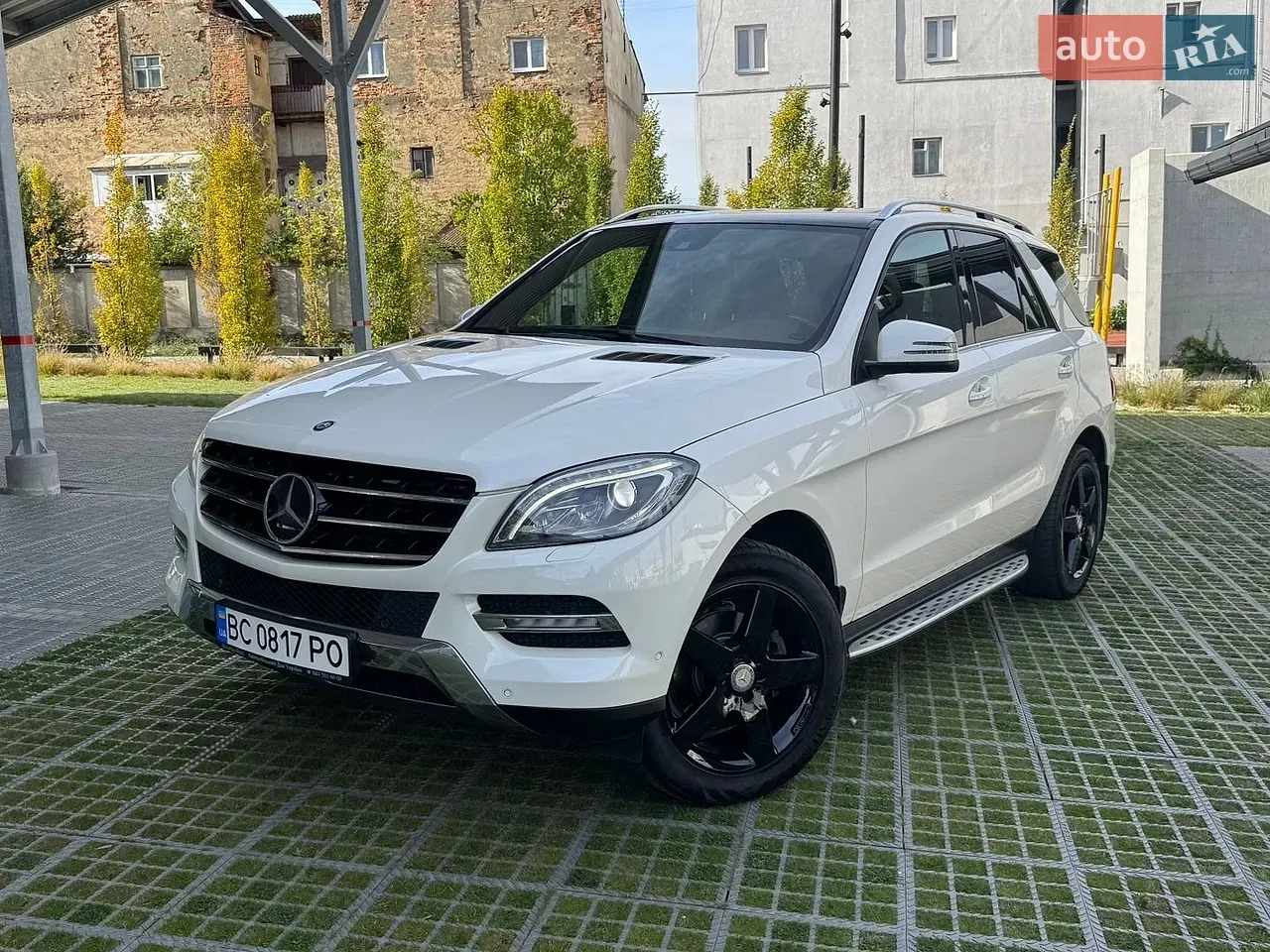 Mercedes-Benz M-Class 2012 photo 3