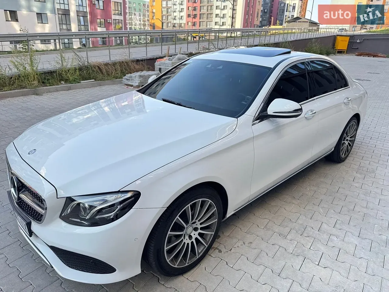 Mercedes-Benz E-Class 2016 photo 2
