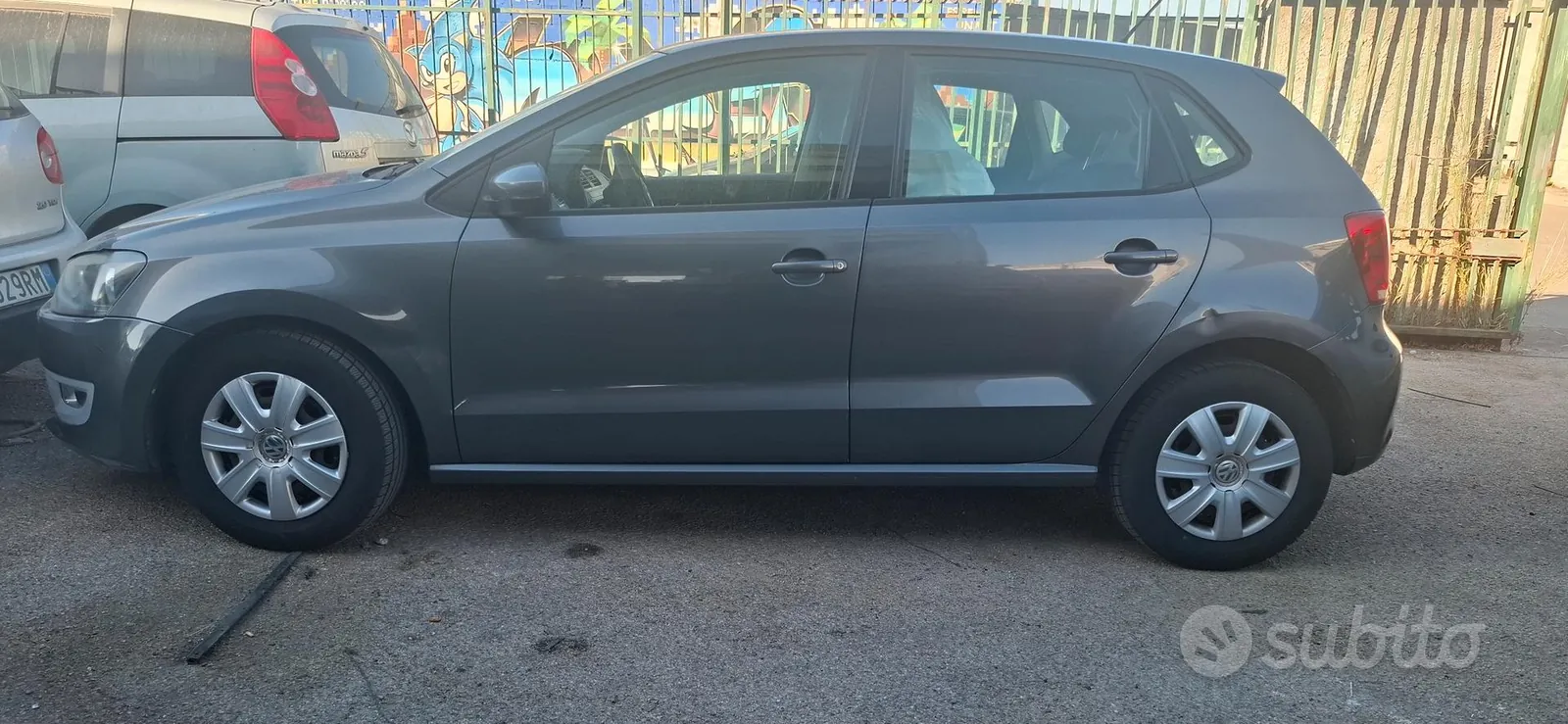 Volkswagen Polo 2010 photo 2