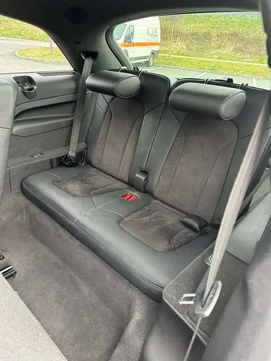 Audi Q7 2012 photo 2
