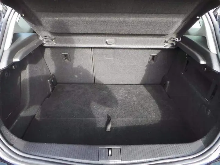 Vauxhall Astra 2011 photo 5