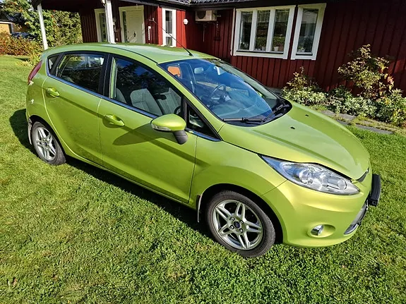 Ford Fiesta 2011 photo 2