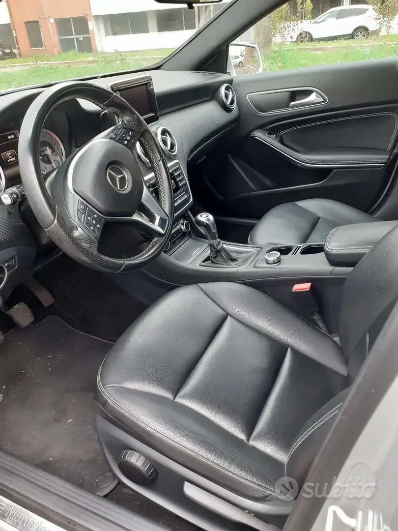 Mercedes-Benz A200 2015 photo 4