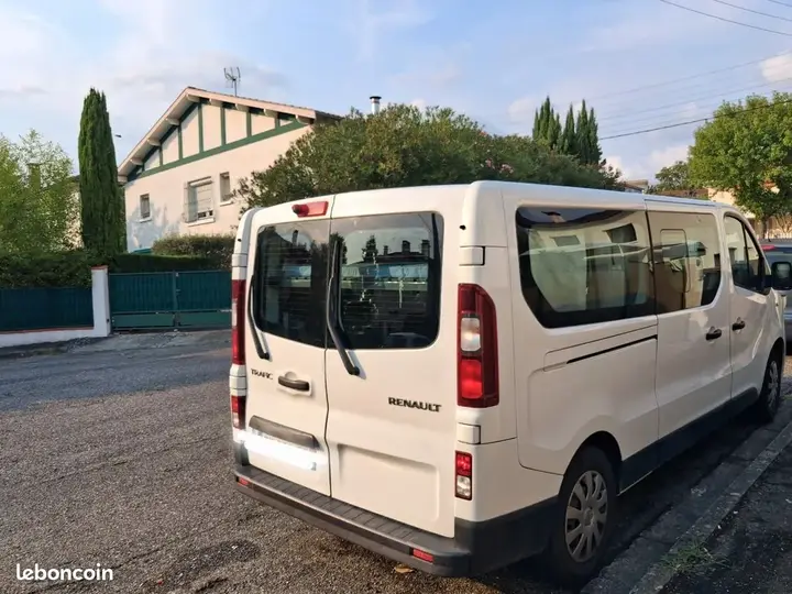 Renault Trafic 2017 photo 2
