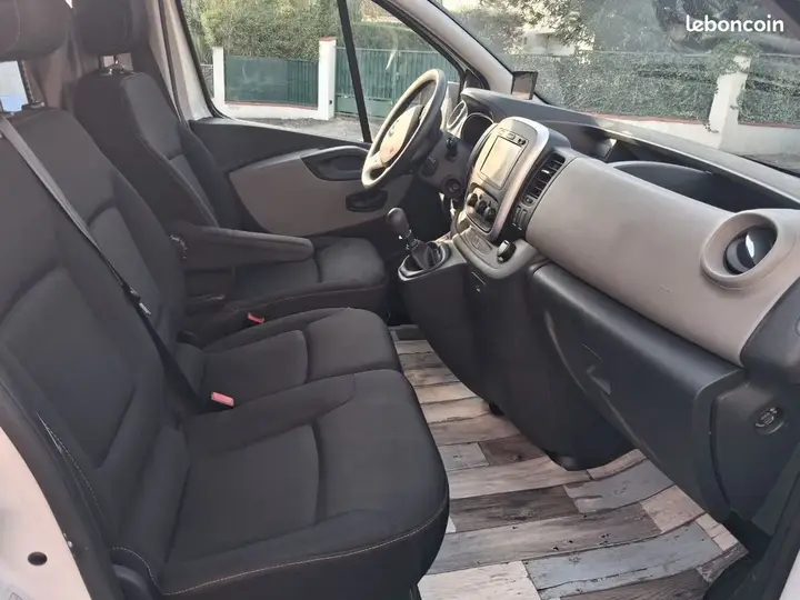 Renault Trafic 2017 photo 3