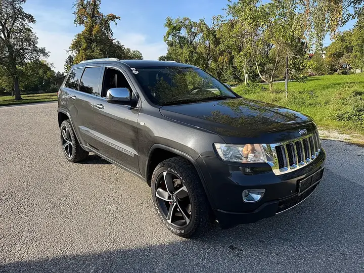 Jeep Grand Cherokee 2011 photo 3