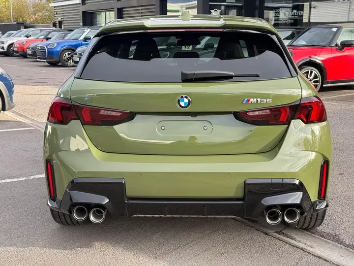 BMW 1 Series photo 5