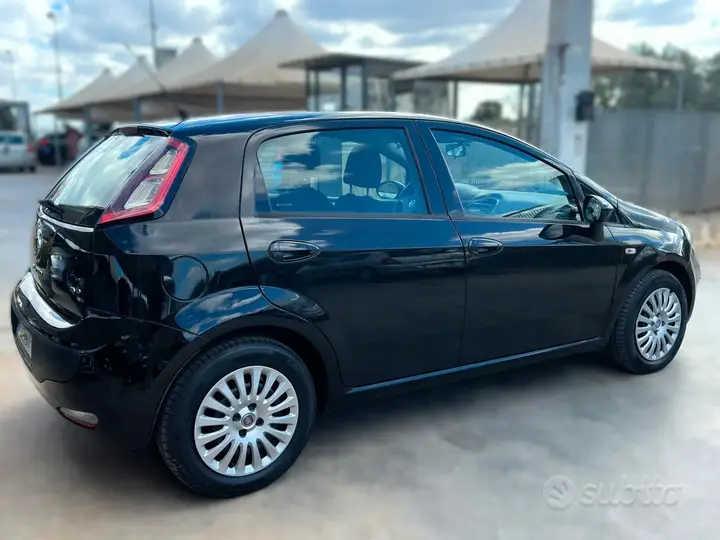 Fiat Punto Evo 2011 photo 2