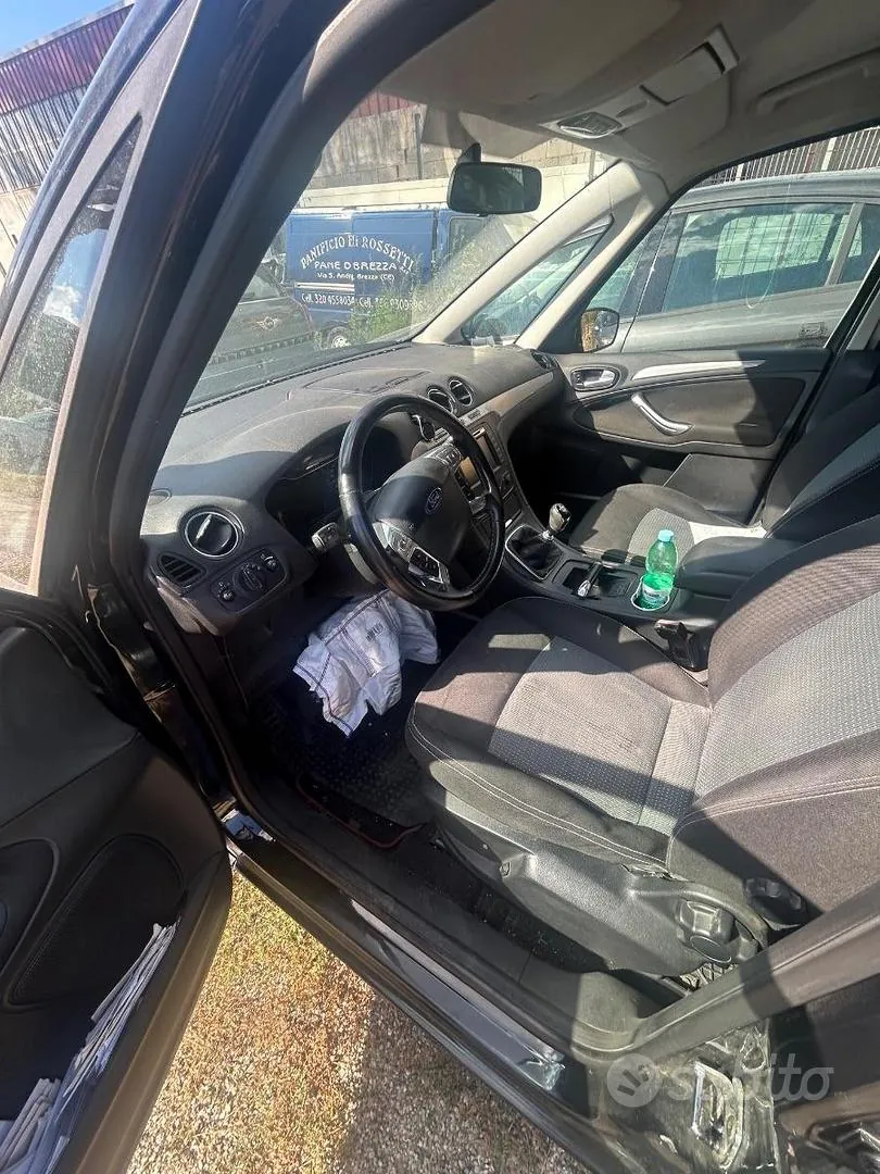 Ford Galaxy 2013 photo 5