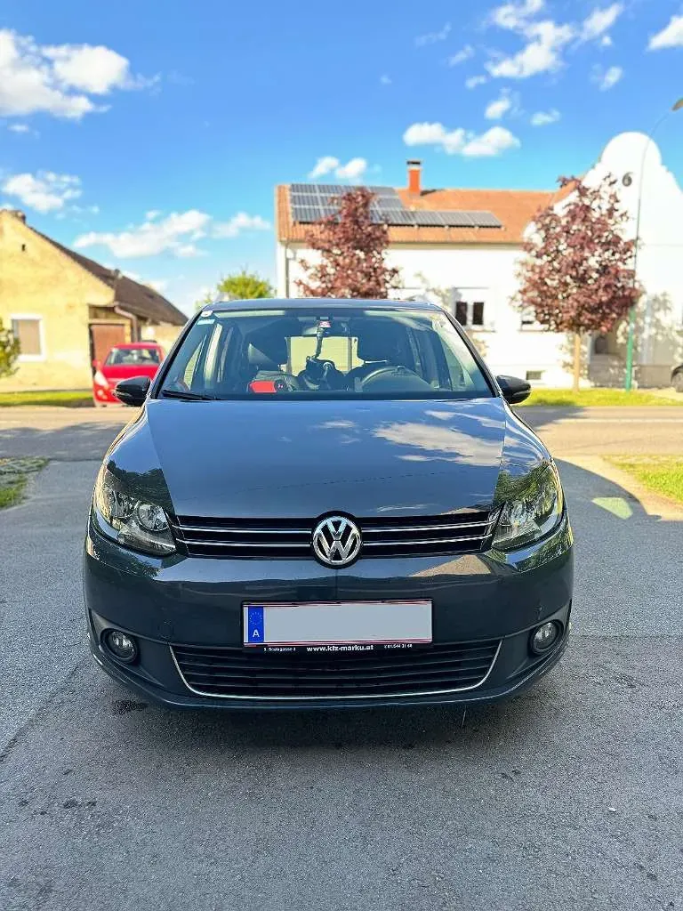 Volkswagen Touran 2015 photo 2