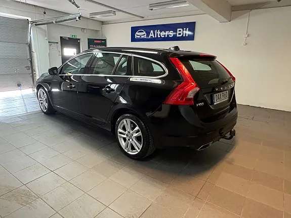 Volvo V60 2015 photo 2