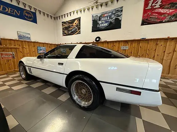 Chevrolet Corvette 1984 photo 4