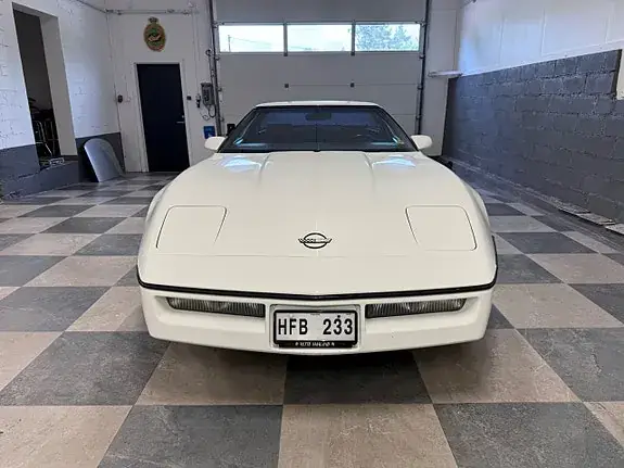 Chevrolet Corvette 1984 photo 2