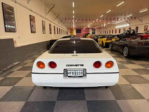 Chevrolet Corvette 1984 photo 3