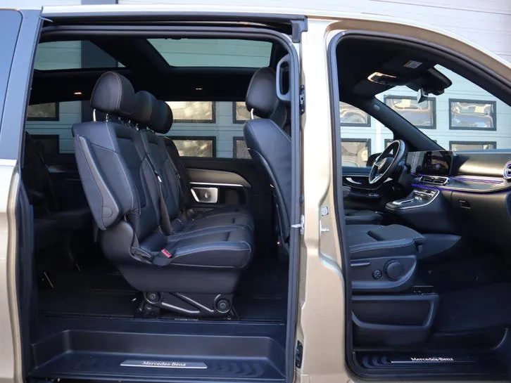Mercedes-Benz Eqv 2024 photo 3