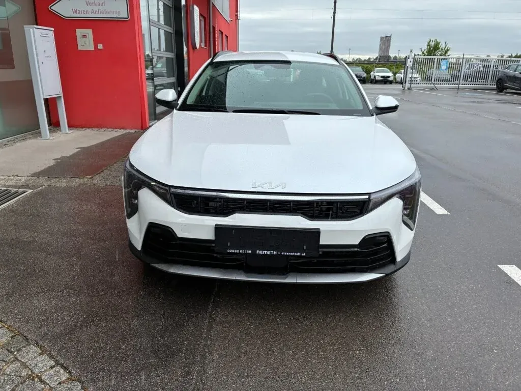 Kia K4 photo 2