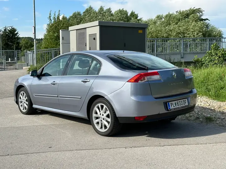 Renault Laguna 2008 photo 2