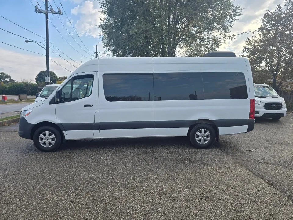 Mercedes-Benz Sprinter 2024 photo 3