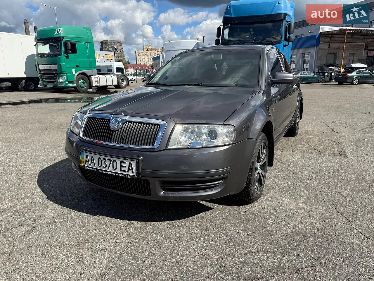 Skoda Superb 2004 photo 2
