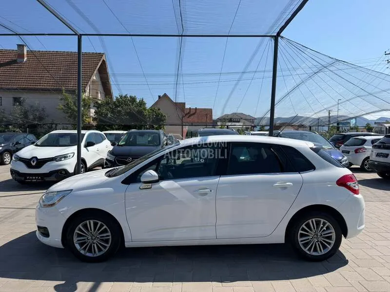 Citroen C4 2011 photo 3