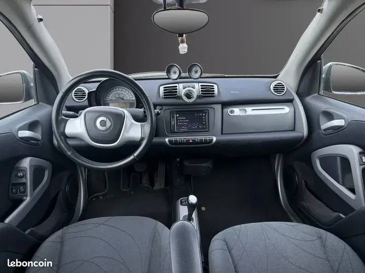 Smart Fortwo 2011 photo 2