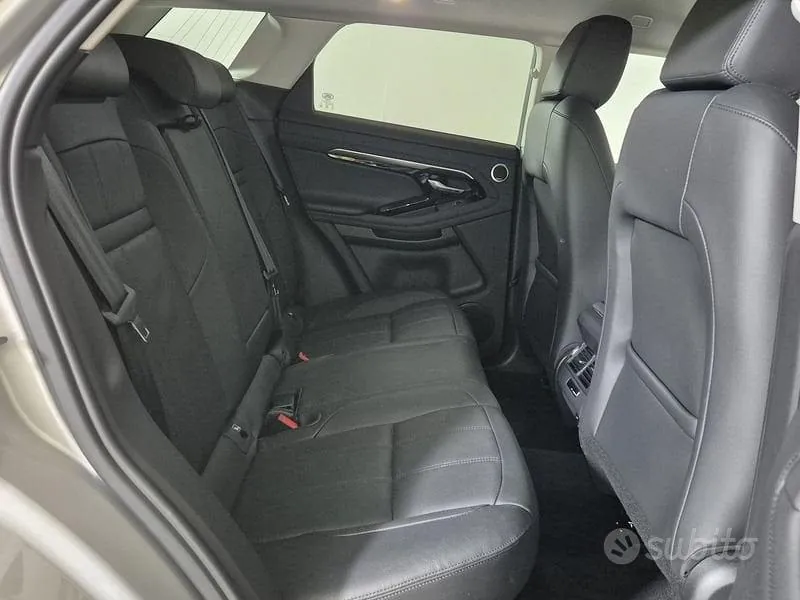Land Rover Range Rover Evoque 2022 photo 3
