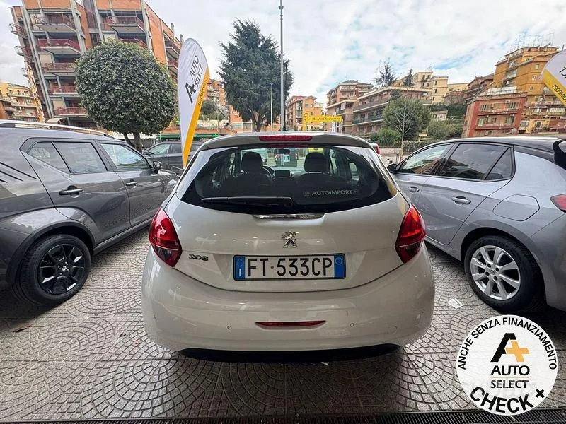 Peugeot 208 2018 photo 4