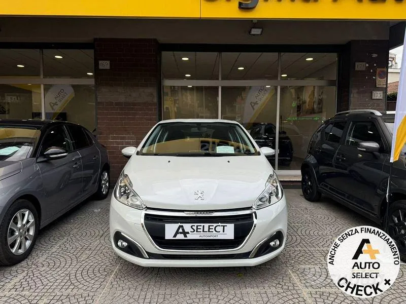 Peugeot 208 2018 photo 2