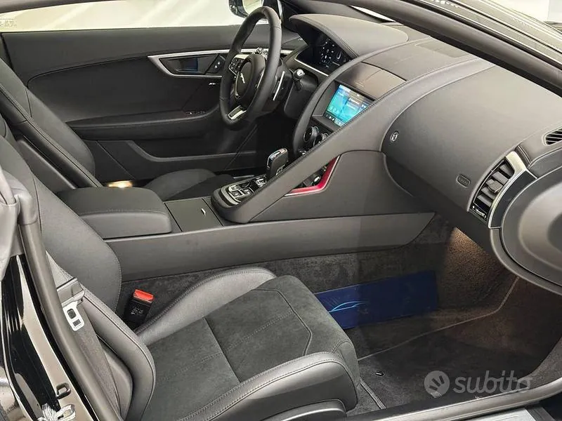 Jaguar F-Type 2023 photo 3