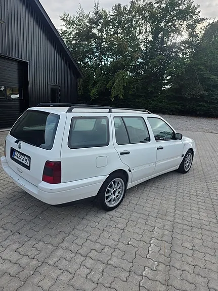 Volkswagen Golf 1996 photo 3