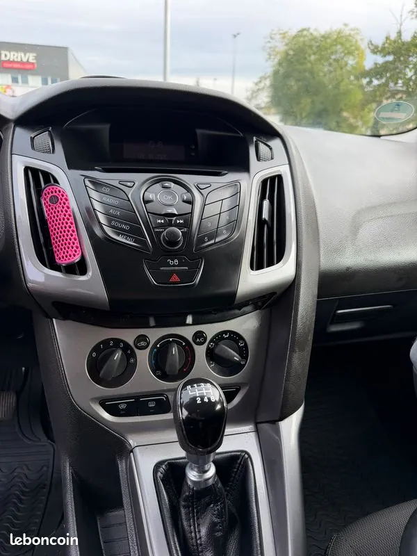 Ford Focus 2011 photo 3